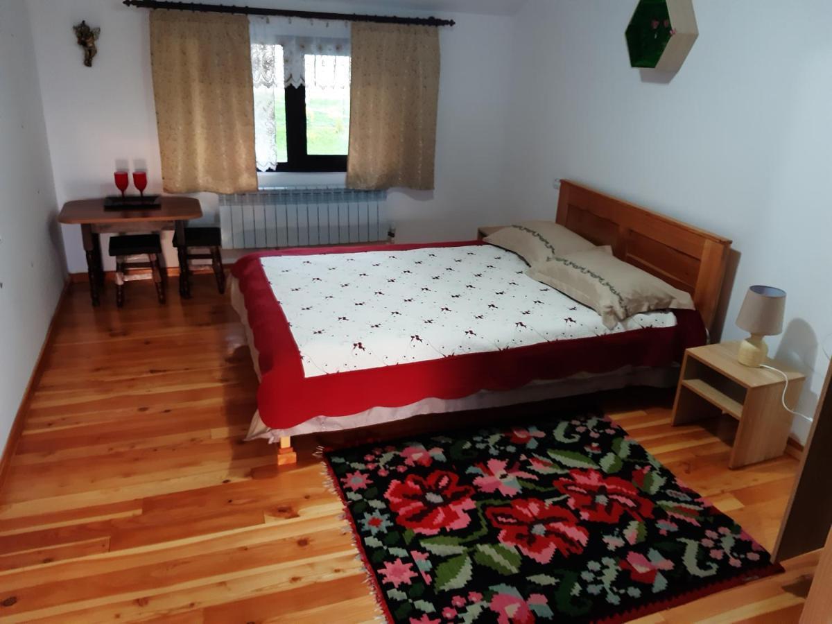 Villa Casa Dintre Pini Păltinoasa Exterior foto